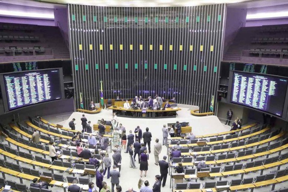 

Foram 262 votos contrrios e 136 a favor da emenda (foto: Mario Agra/Cmara dos Deputados)