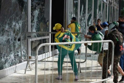 Anistia a golpistas vira moeda de troca dos bolsonaristas (Crdito: Ton Molina/AFP)