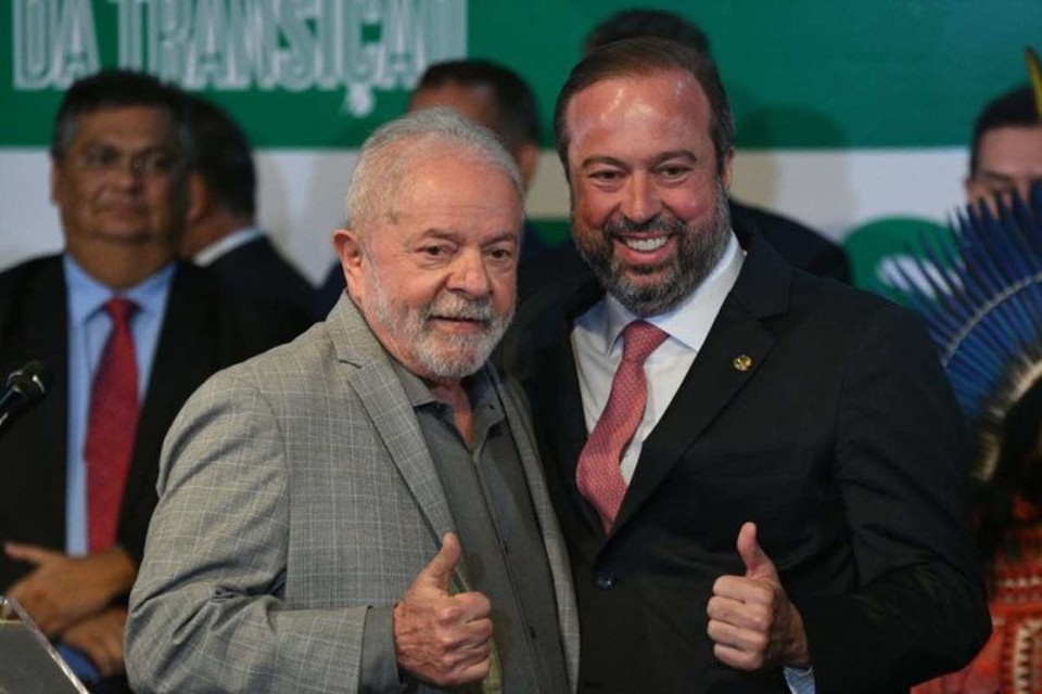 Lula pediu ao ministro de Minas e Energia que apresente proposta de novo marco legal para setor eltrico a fim de baixar conta de luz (foto: Ed Alves/CB/D.A Press)