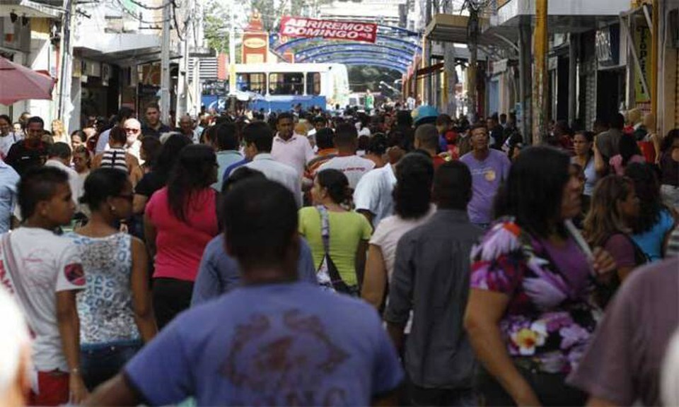 As lojas de rua abriro de maneira facultativa (Foto: Arquivo/DP)