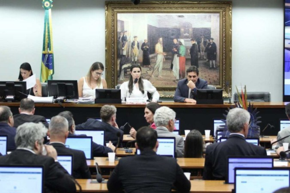 A Comisso de Constituio e Justia (CCJ) da Cmara, comandada pela deputada Caroline de Toni (PL-SC),  dominada por parlamentares bolsonaristas  (Crdito: Vinicius Loures/Cmara dos Deputados)