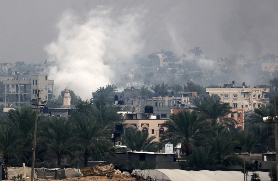 Operaes terrestres esto acontecendo na cidade de Khan Yunis, no sul da Faixa de Gaza
 (foto: MAHMUD HAMS / AFP)