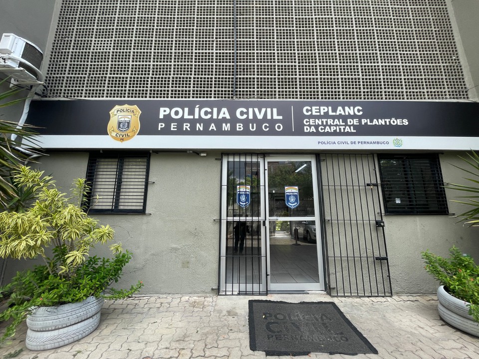 Central de Plantes da Polcia Civil, em Campo Grande, na Zona Norte do Recife. (Foto: Romulo Chico/ Esp DP Foto)