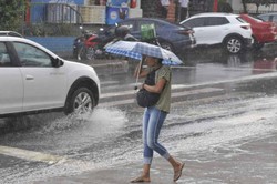 Veja vdeos e fotos da chuva que encerrou a maior seca histrica no DF (foto: Minervino Jnior/CB/DA Press)