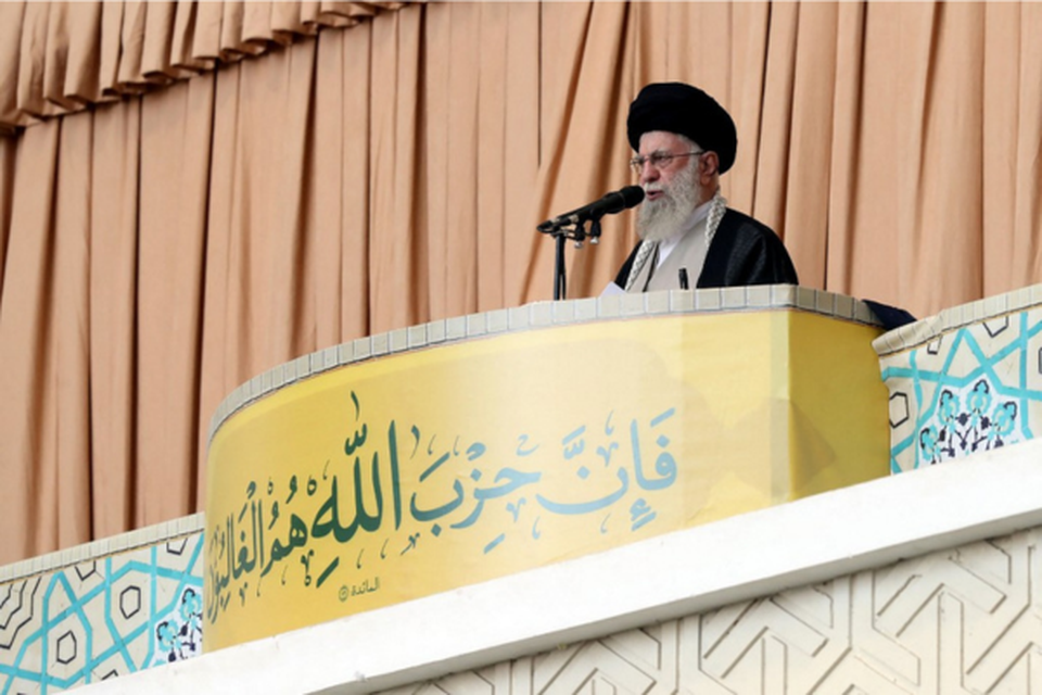 A diplomacia iraniana advertiu ontem que, ''para cada ao, haver uma reao proporcional...'' (Crdito: KHAMENEI.IR / AFP)