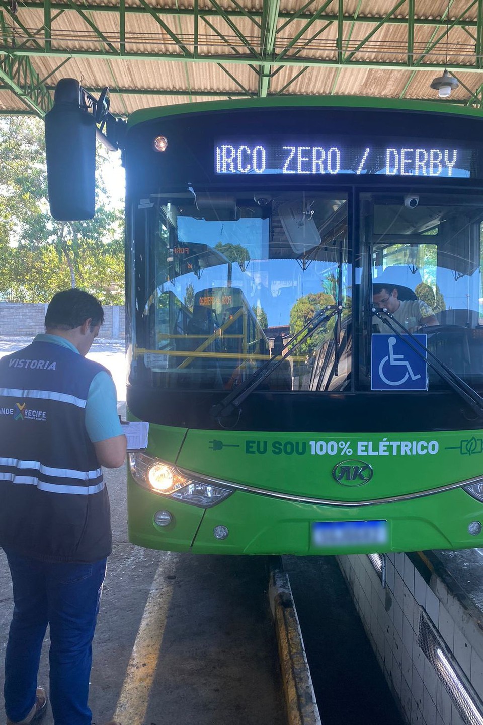 nibus eltrico est em fase de testes  (Foto: Paulo Maciel/ Grande Recife Consrcio )