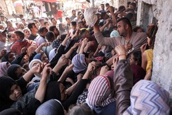 Mais de 4 milhes de palestinos ficaro abaixo do limiar da pobreza at o final do ano (foto: BASHAR TALEB / AFP)