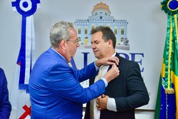 Jnior Matuto assume vaga de Jos Patriota e toma posse como deputado estadual (Lucas Patrcio/Divulgao)