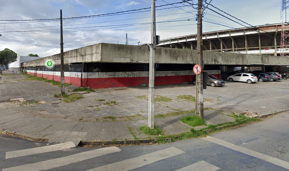 Quadra Coberta do Santa Cruz Futebol Clube, na Av. Professor Jos dos Anjos, SN (Foto: Reproduo/Google StreetView)