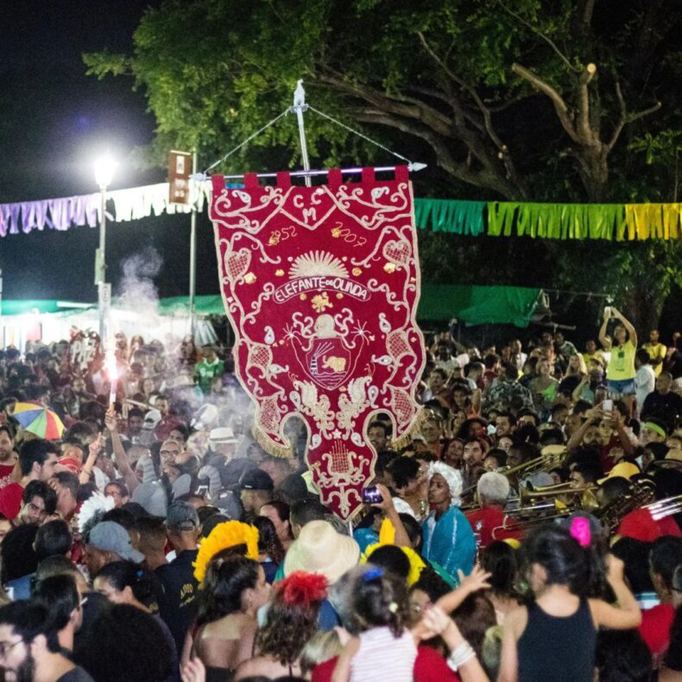 Em uma nota divulgada no Instagram, o Clube Carnavalesco Misto Elefante de Olinda, um dos mais tradicionais da cidade, afirmou que ainda no recebeu a parte final do cach referente aos desfiles do Ciclo Carnavalesco 2024 (Foto: Reproduo/Instagram)