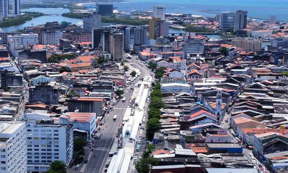 Essas alteraes integram o Plano de Circulao do Centro do Recife, uma iniciativa da Prefeitura do Recife que visa melhorar a mobilidade entre os bairros centrais (Foto: Rafael Vieira/DP Foto)