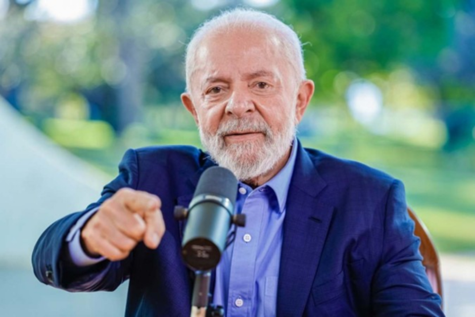 O presidente Lula na entrevista: ''S temos uma coisa desajustada no Brasil neste instante: o comportamento do Banco Central'' (Crdito: Ricardo Stuckert)