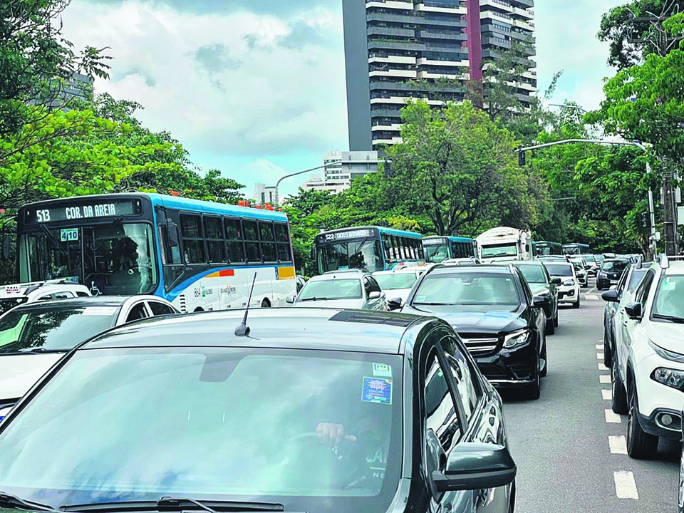 Recife tem o segundo pior trnsio do pas (Rmulo Chico/Arquivo DP)