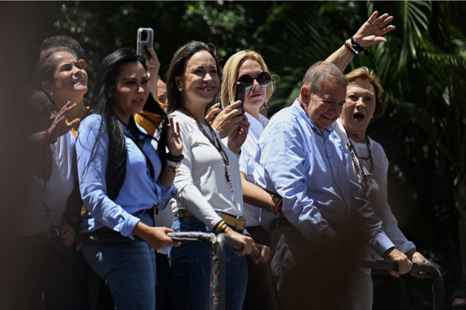 Machado e Gonzlez Urrutia apareceram em pblico pela ltima vez na tera-feira (Crdito: JUAN BARRETO / AFP)