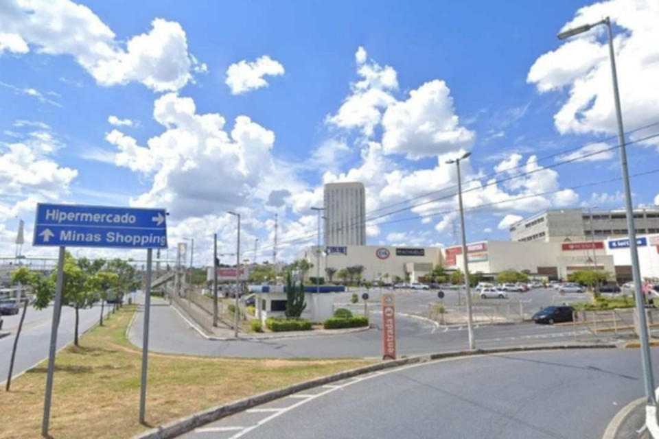 Sequestro aconteceu no estacionamento do Minas Shopping (crdito: Reproduo / Google Street View)