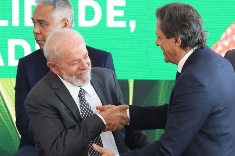 O presidente Lula e o ministro da Fazenda, Fernando Haddad (foto: Valter Campanato/Agncia Brasil)