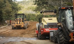 Governo do Estado vistoria obras de requalificao da APE-095, em Caruaru (Foto: Hesodo Ges/Secom)