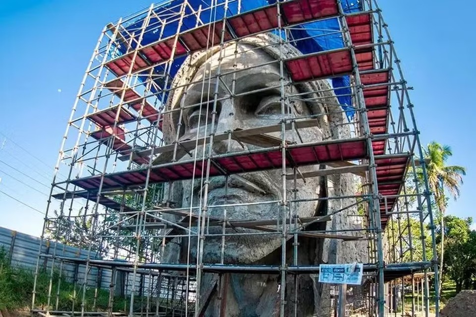 Monumento ter 70 metros de altura (foto: Divulgao )