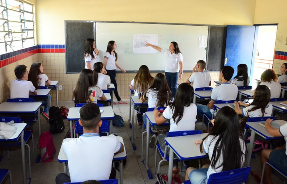 No encontro, a presidenta do Sintepe, Ivete de Oliveira, apontou que as denncias pontuaram que os cultos estavam sendo realizados dentro das escolas e sem a participao de outras crenas (Foto: Divulgao)