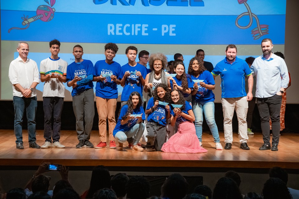 Nesta etapa final, foram selecionados os estudantes e professor, que produziram os curtas-metragens e histrias em quadrinho (HQs), para um intercmbio cultural no pas europeu (Foto: Divulgao)