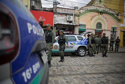 Polcia Militar comea a Operao Papai Noel no Centro do Recife (Foto: Rafael Vieira/DP foto)