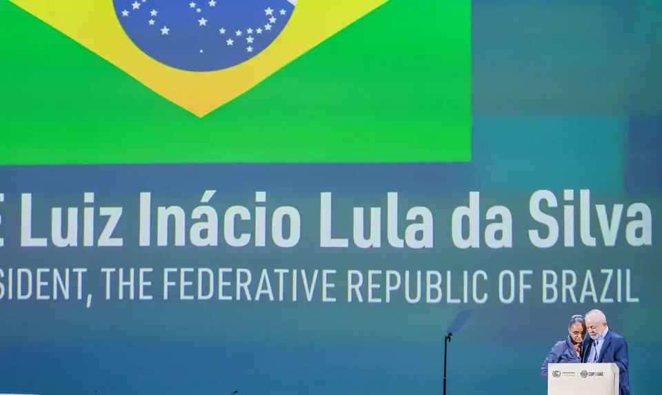 Lula cedeu seu tempo de fala para a ministra Marina uma vez que ela cresceu nos seringais da floresta amaznica, no Acre (Foto: Ricardo Stuckert/PR)