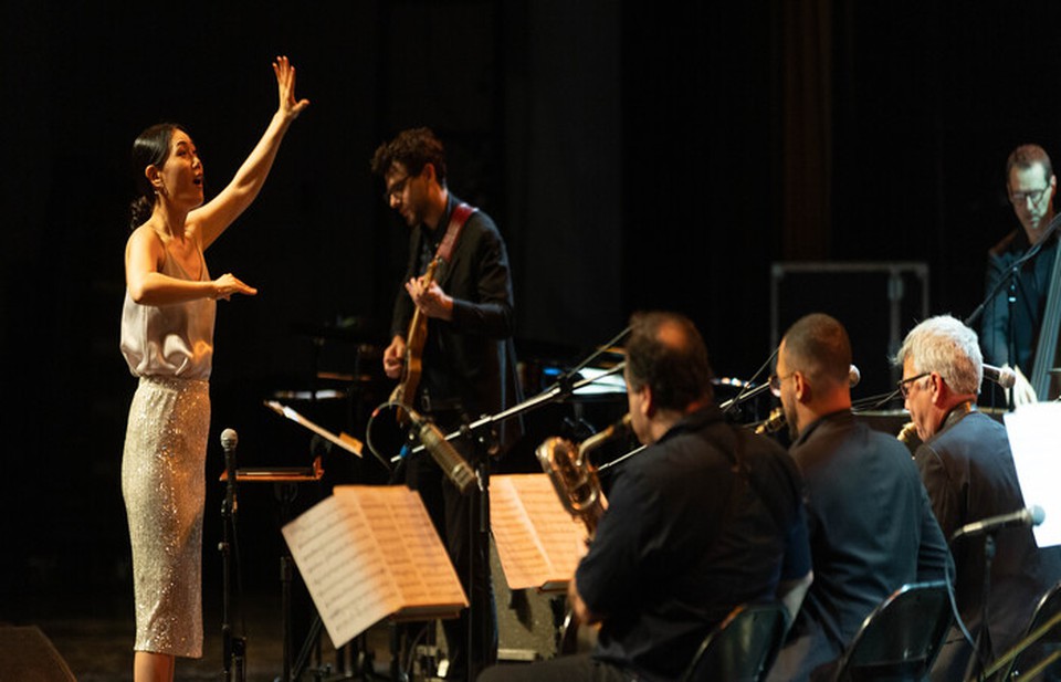  (Maestrina Jihye Lee e orquestra. Foto: Divulgao)