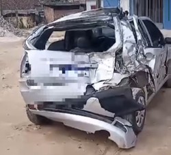 Acidente entre dois carros e um nibus deixa dois feridos em Camaragibe  (Foto: Redes sociais)