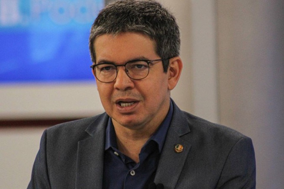 Randolfe Rodrigues: ''O governo est consciente de que tem uma maioria parlamentar contrria  manuteno dos vetos'' (Crdito: Kayo Magalhes/CB/D.A Press)