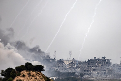 Hezbollah afirma ter lanado uma salva de foguetes contra a cidade de Safed, no norte de Israel (Crdito: AFP)