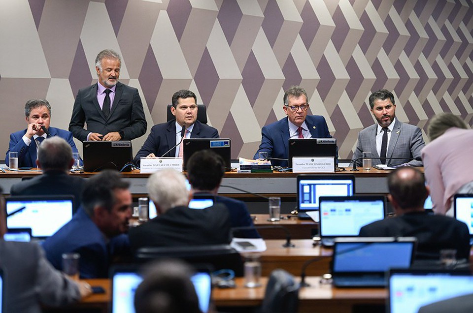 Texto segue para anlise no plenrio do Senado (foto: Edilson Rodrigues/Agncia Senado
)