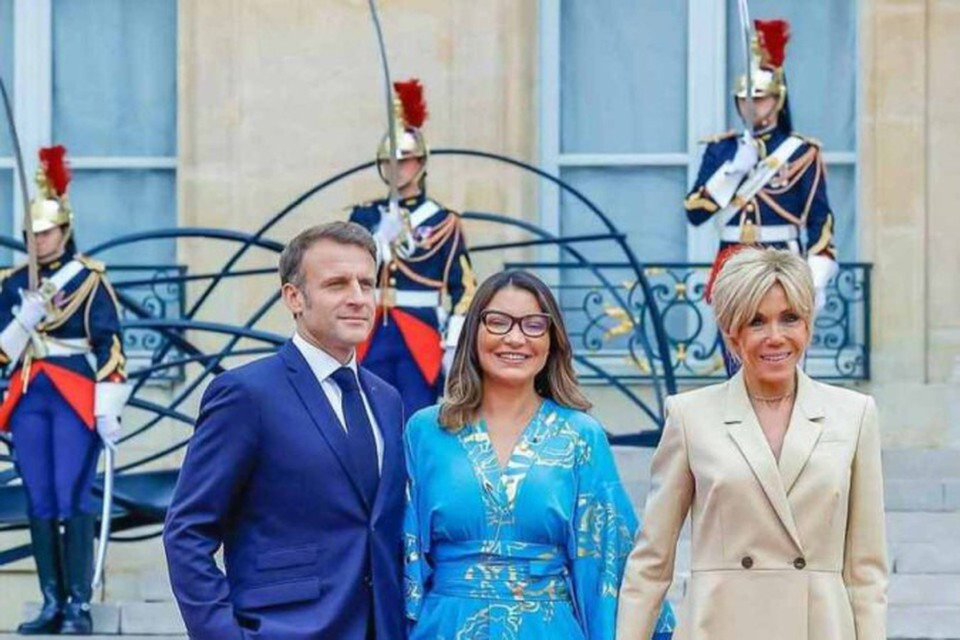 
A primeira-dama Janja, o presidente da Frana Emmanuel Macron, e a primeira-dama francesa, Brigitte Macron (foto: Cludio Kbene/Palcio do Planalto)