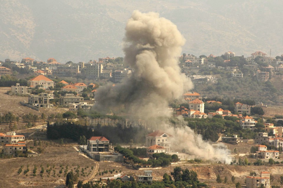 bombardeios ocorrem dentro e fora dos redutos do movimento islamista libans Hezbollah (foto: AFP)