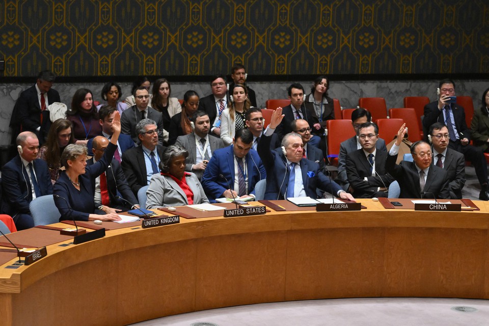 Conselho de Segurana da ONU adotou sua primeira resoluo pedindo um "cessar-fogo imediato" em Gaza (Foto: ANGELA WEISS / AFP
)
