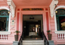 Com quase 100 anos, Hotel Central do Recife passar por requalificao  (Foto: Marina Torres/DP)