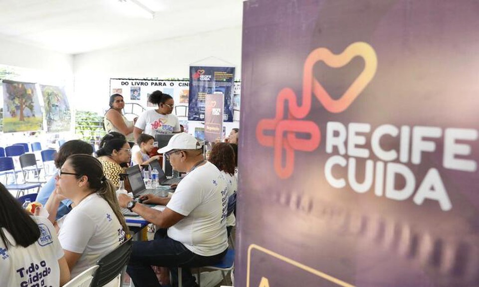 O projeto  mais uma etapa do programa de escuta popular da cidade e concentra atividades de diversas secretarias durante o dia (Foto: Hlia Scheppa/Prefeitura do Recife)