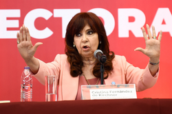  Tribunal argentino confirma condenao da ex-presidente Kirchner por administrao fraudulenta (Crdito: Rodrigo Oropeza / AFP)