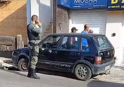 Homem  encontrado morto dentro de carro na Zona Oeste do Recife  (Foto: Reproduo das redes sociais)