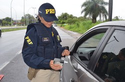 PRF divulga balano de operao de comando de fiscalizao de alcoolemia em Pernambuco (Foto: Divulgao/PRF )
