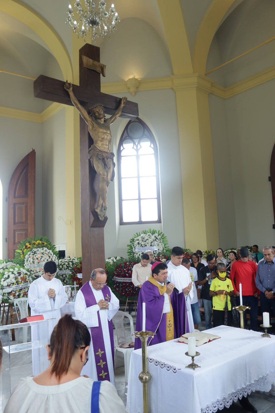 Celebrações fúnebres aconteceram na capela do cemitério de Santo Amaro. (Foto: Priscilla Melo/DP)