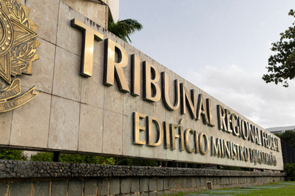 Para ingressar no certame, o candidato dever ter ensino superior completo, inclusive para o posto de tcnico judicirio (Crdito: Diviso de Comunicao Social do TRF5/ reproduo 
)