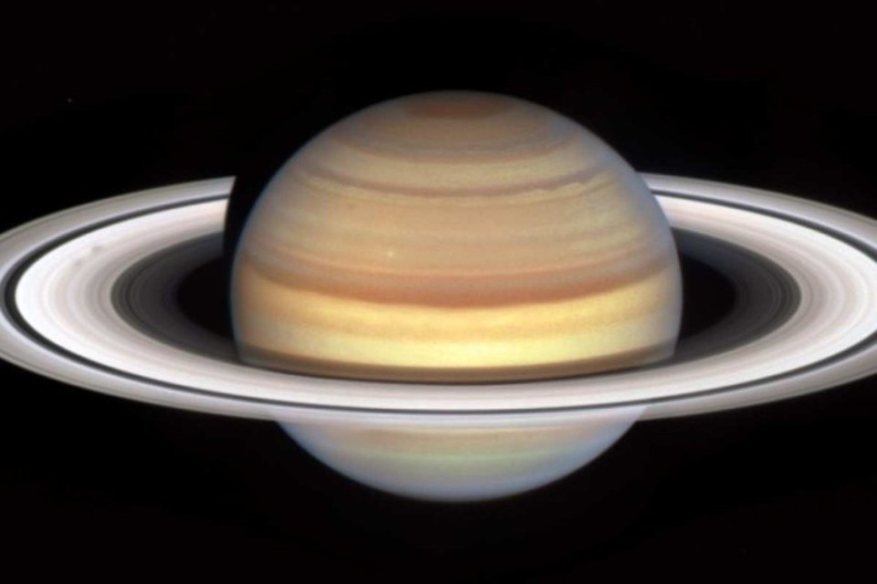 
Imagem de Saturno tirada pela telescpio Hubble (foto: NASA, ESA e Amy Simon (NASA-GSFC); Processamento de imagem: Alyssa Pagan (STScI))