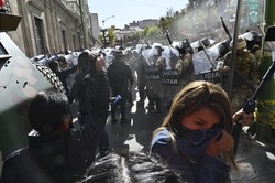 Bolvia: militares se retiram das imediaes da sede do governo em La Paz (foto: AIZAR RALDES / AFP)