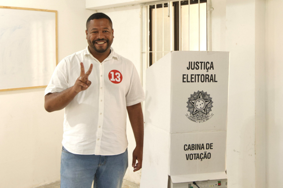 Vinicius Castello, candidato  prefeitura de Olinda pelo Partido dos Trabalhadores (PT) (Crdito: Charles Johnson/Frente Popular de Olinda )