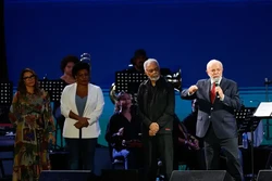 Lula promete zerar fome no pas at fim do mandato (Foto: Fernando Frazo/Agncia Brasil)