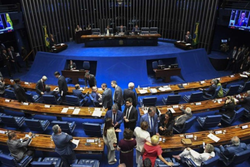 A proposta era alvo de impasse entre os parlamentares devido s alteraes feitas na Cmara dos Deputados 