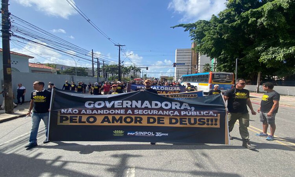 Diante dos argumentos apresentados pelo Estado, o desembargador Alexandre Guedes determinou a suspenso imediata da Operao Padro e da paralisao de 24 horas (Foto: Priscilla Melo/DP Foto)