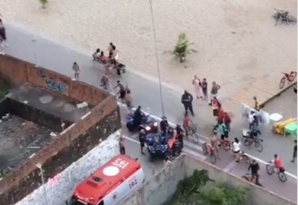 Paramotor caiu em Piedade, em Jaboato  (Foto: Rede Social)