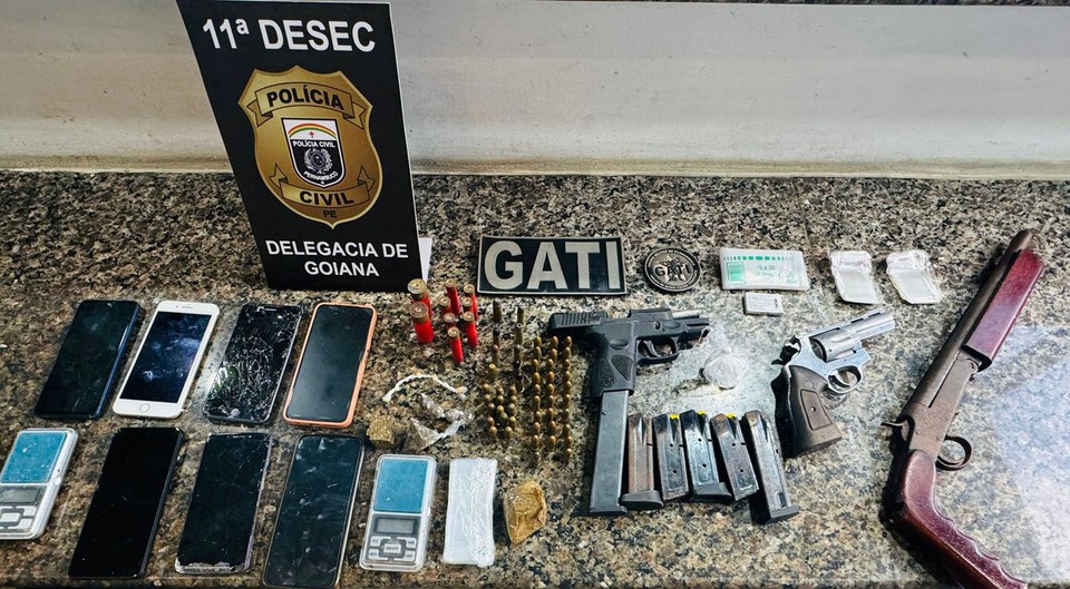 Armas, munis e drogas foram apreendidas (Foto:Polcia Civil)