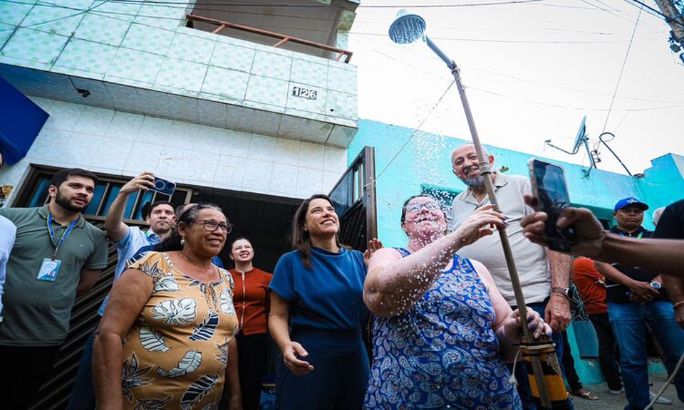 Cerca de 8 mil pessoas, moradoras destas comunidades, sero beneficiadas com as obras da adutora (Foto: Janana Pepeu/Secom)